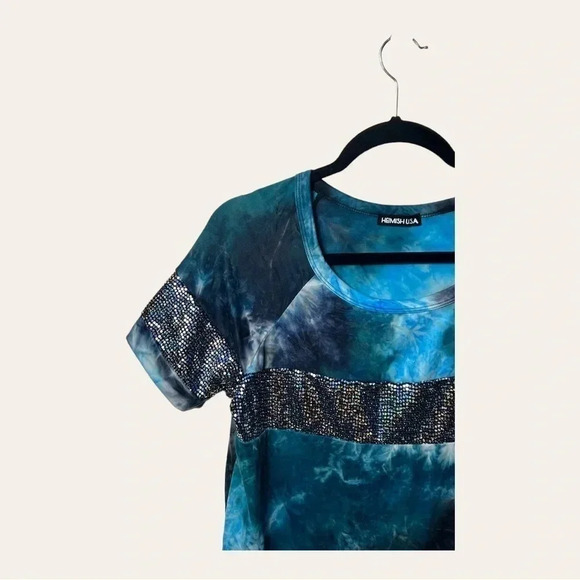 1274. HEIMISH USA TIE DYE SHORT SLEEVE TOP SIZE SMALL SEQUINS ON TOP/SLEEVES - Picture 5 of 11